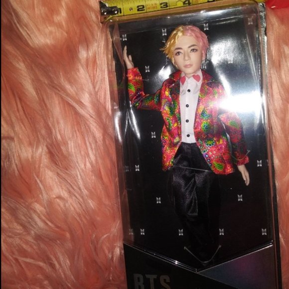 Official BTS V Doll - Picture 4 of 12